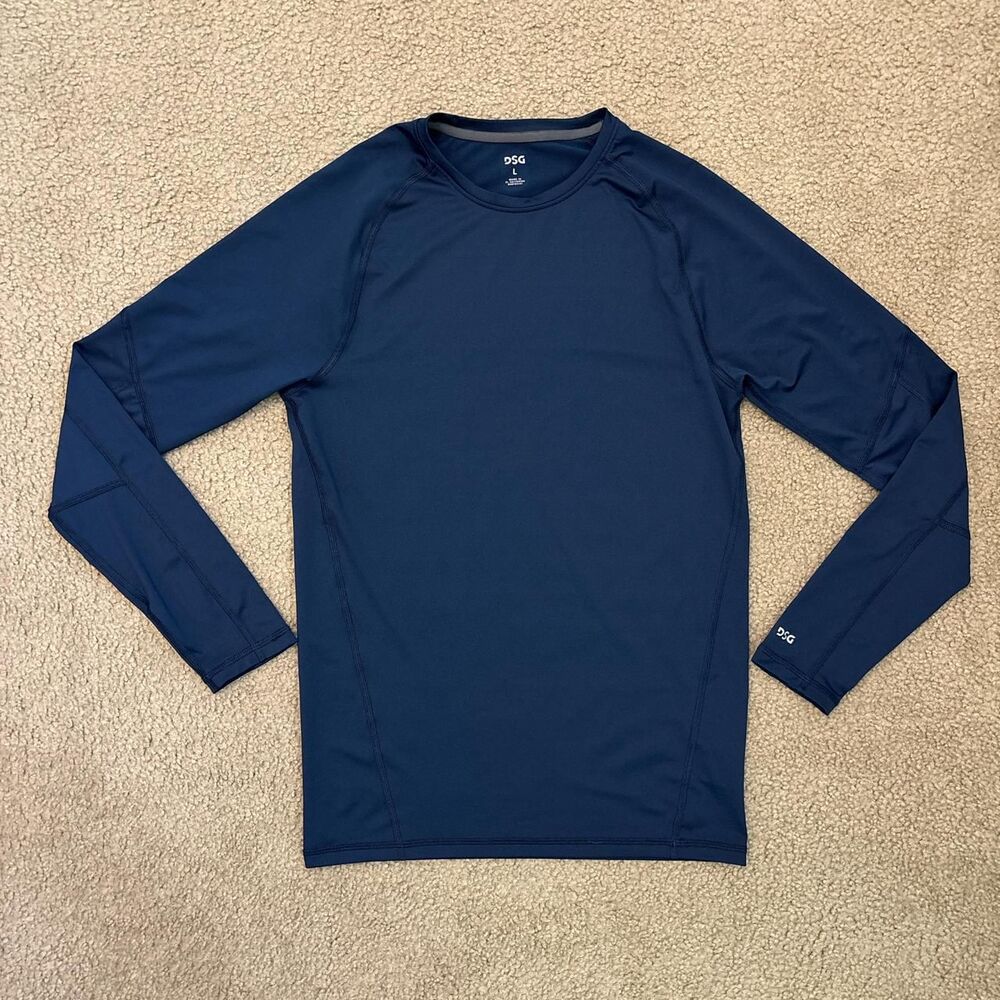 Dsg Men's Navy and Blue T-shirt